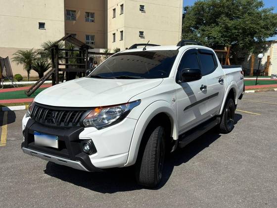 MITSUBISHI L200 TRITON 2.4 16V TURBO DIESEL GL CD 4X4 MANUAL